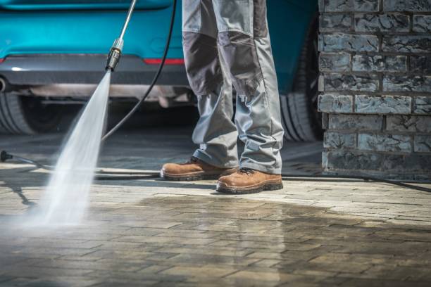 Best Building Exterior Pressure Washing in Clinton, IA