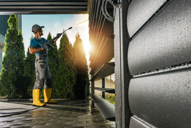 Professional Pressure Washing Services in Clinton, IA